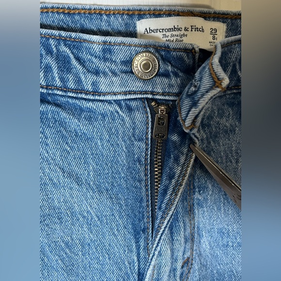 Abercrombie & Fitch Curve Love Mid Rise Straight Jeans - Light Wash Denim SZ 29 - Picture 4 of 15